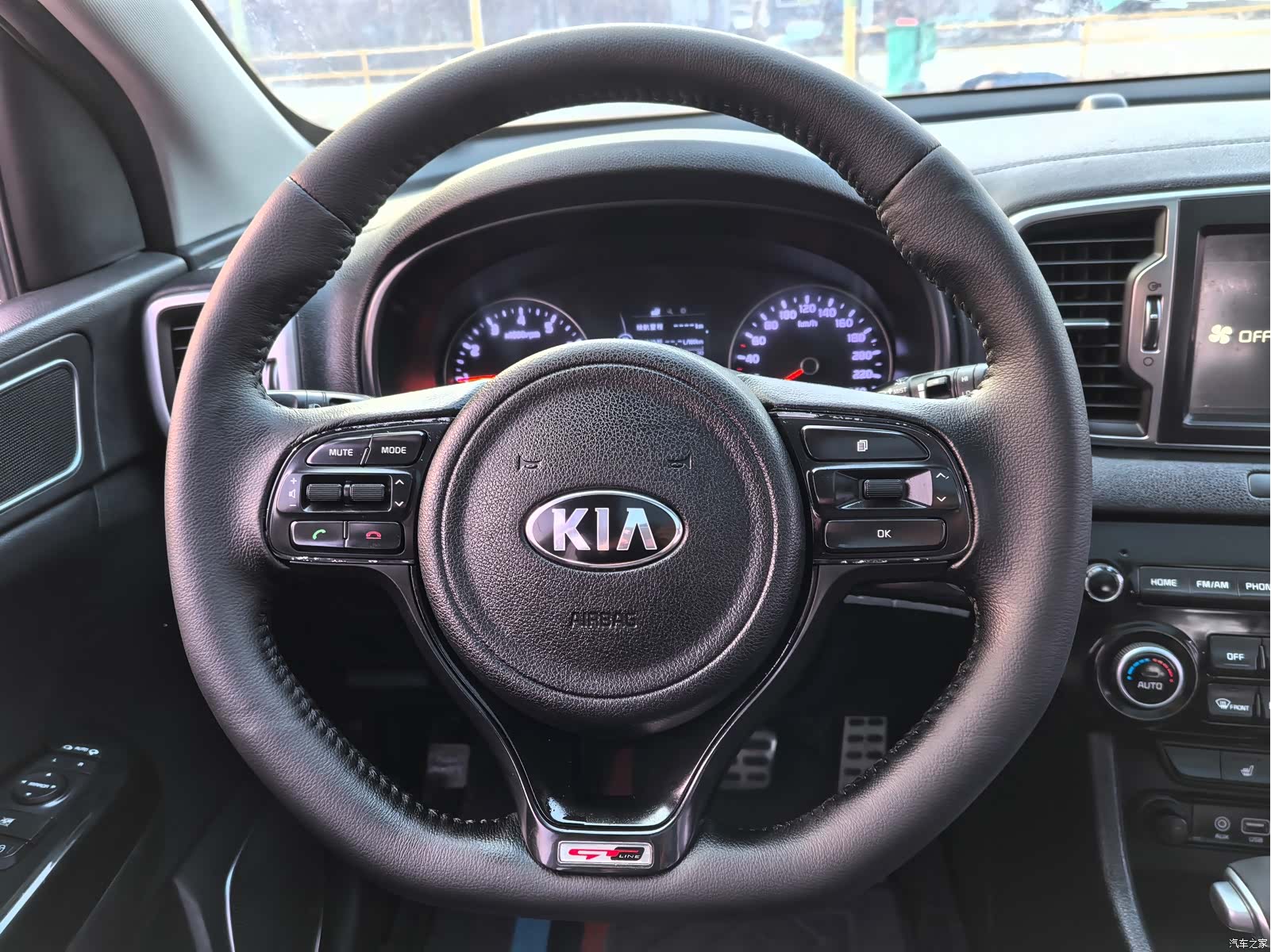 Kia KX5, 2016 10