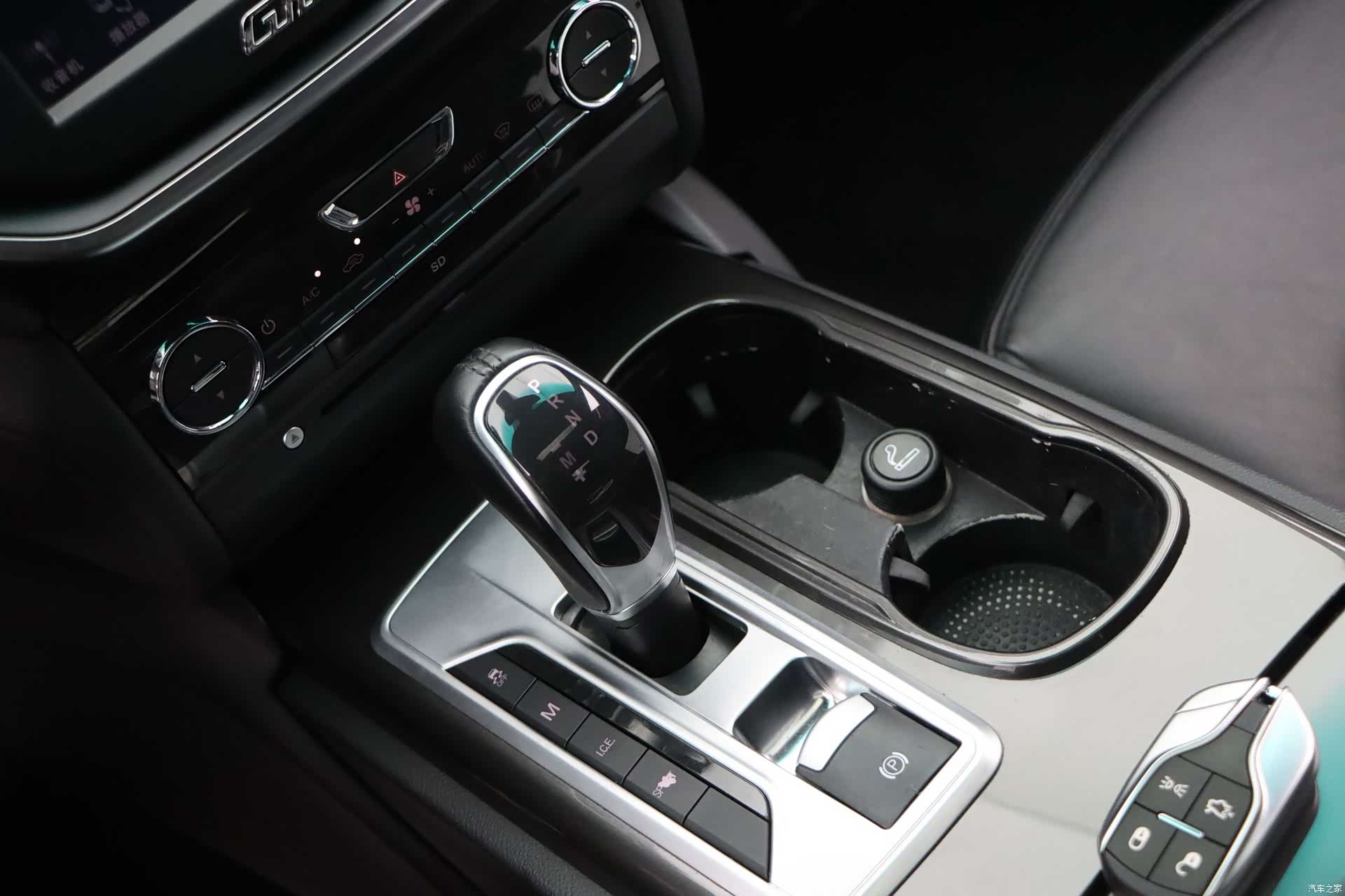Maserati Ghibli, 2015 12