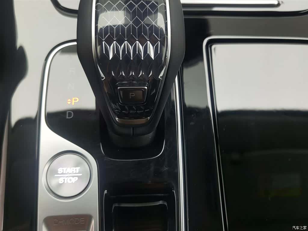 Trumpchi E9, 2025 13