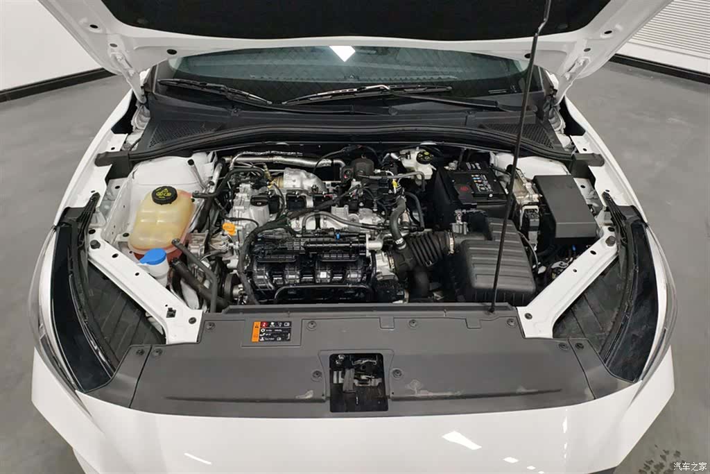 MG MG5, 2024 10