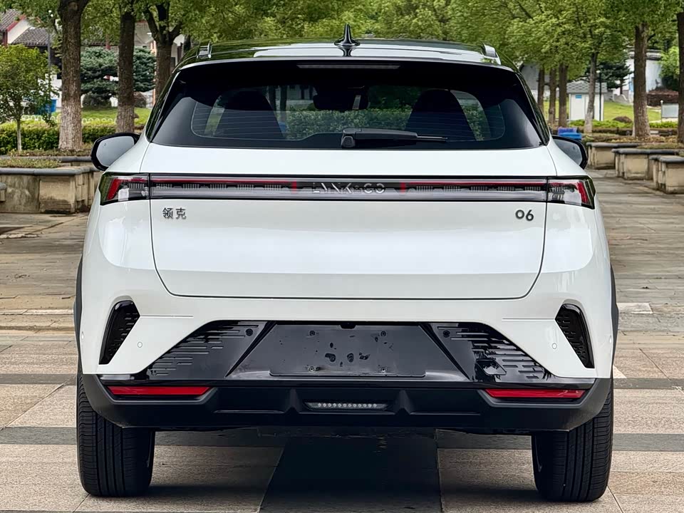 Lynk & Co 06 Lynk & Co 06