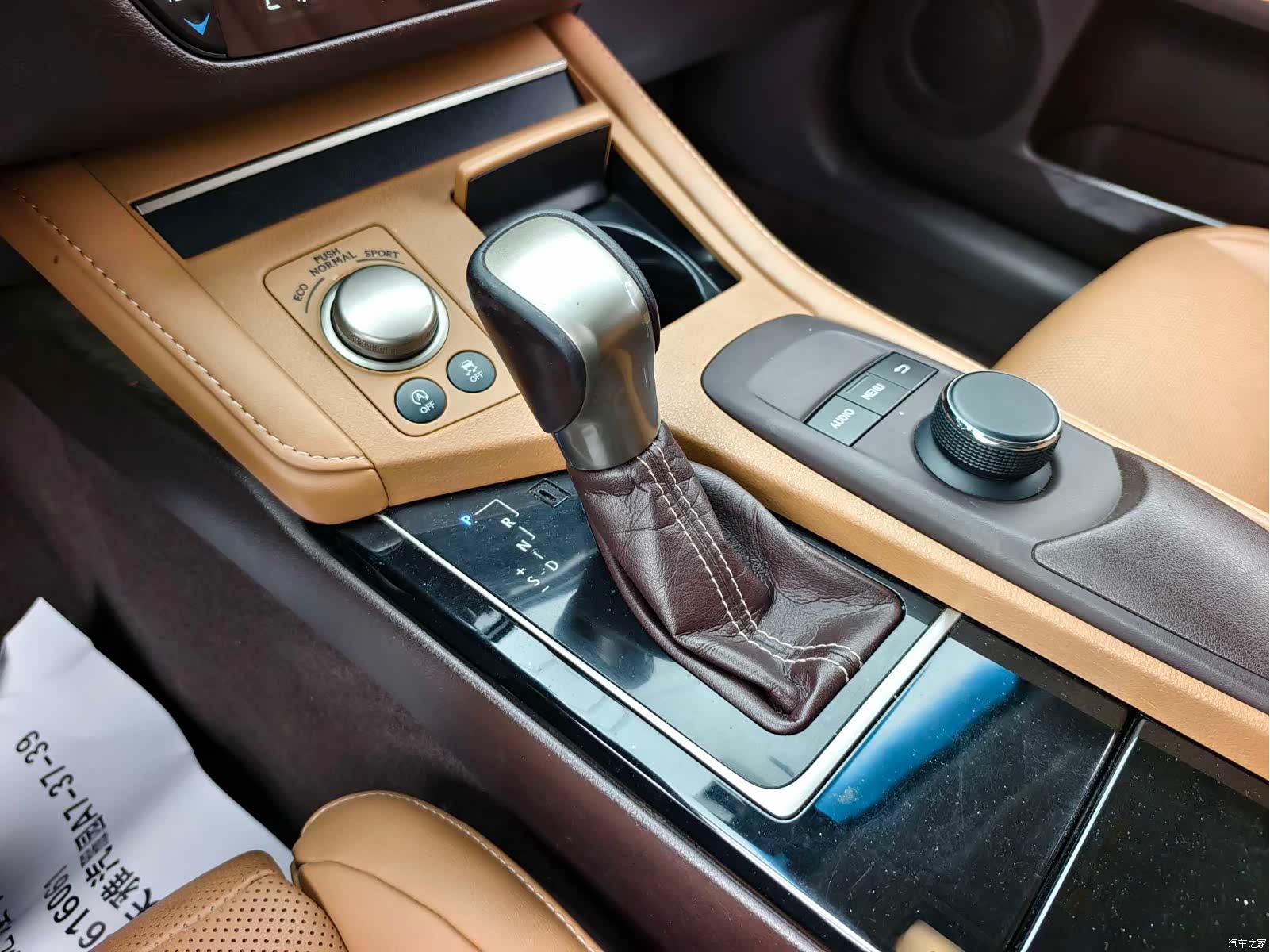 Lexus ES, 2018 8