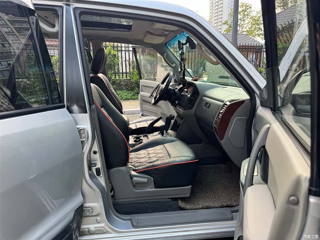 Mitsubishi Pajero, 2007 13