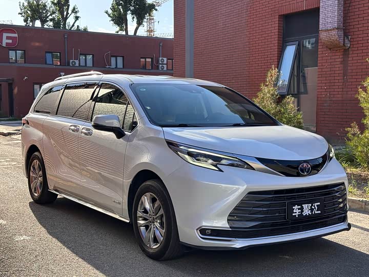 Toyota Sienna, 2022 года фото 4