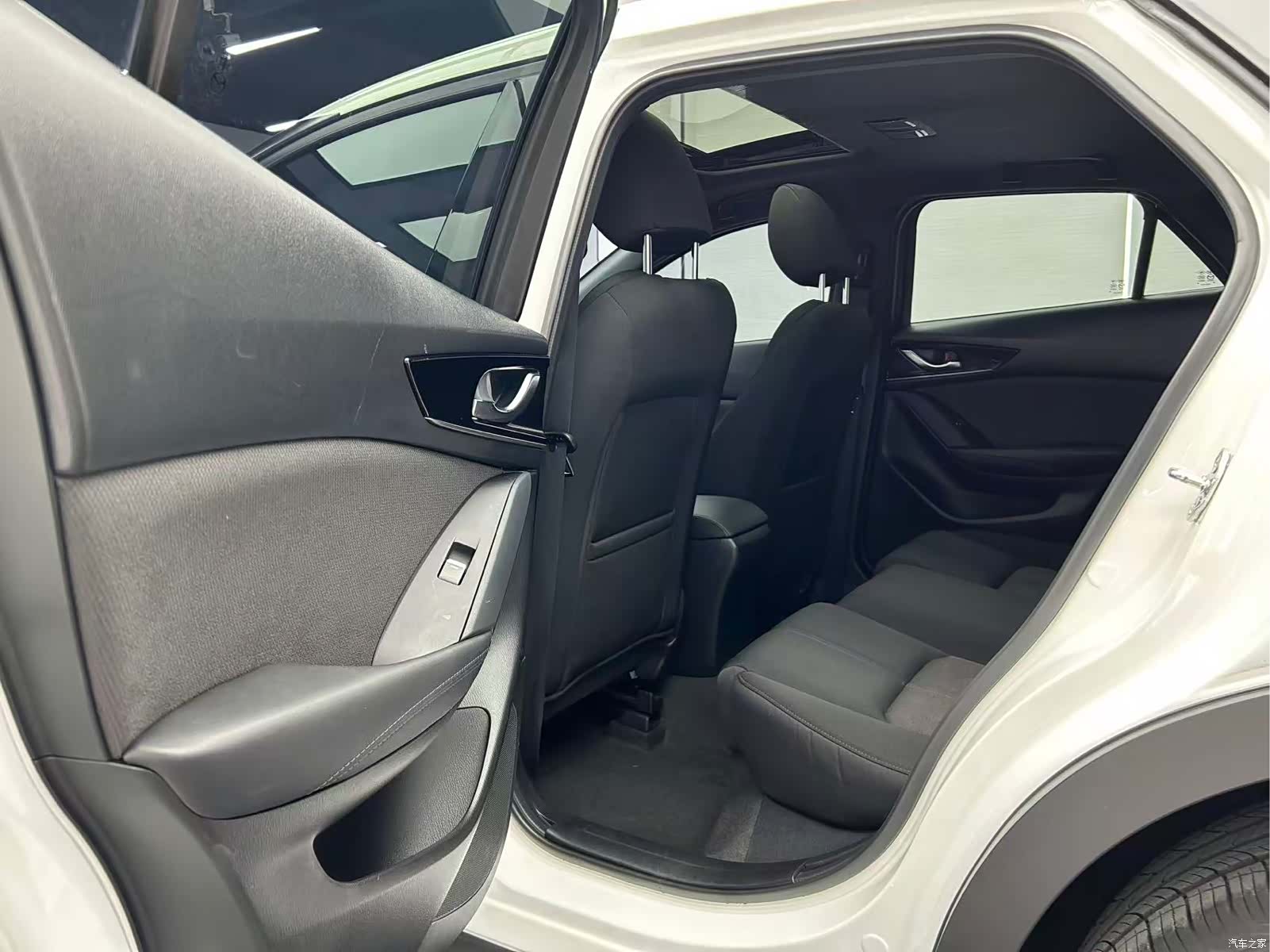 Mazda CX-4, 2023 18