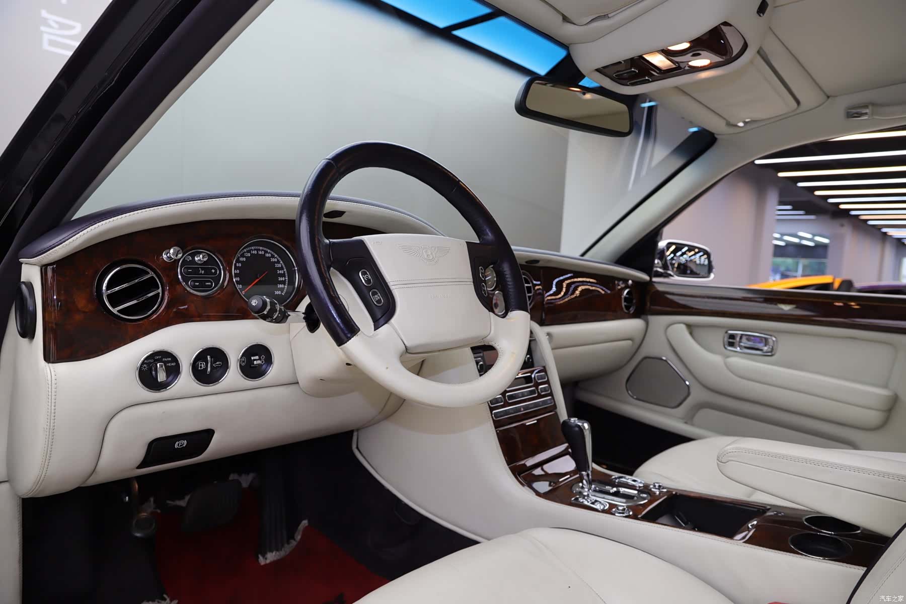 Bentley RL, 2009 все фото