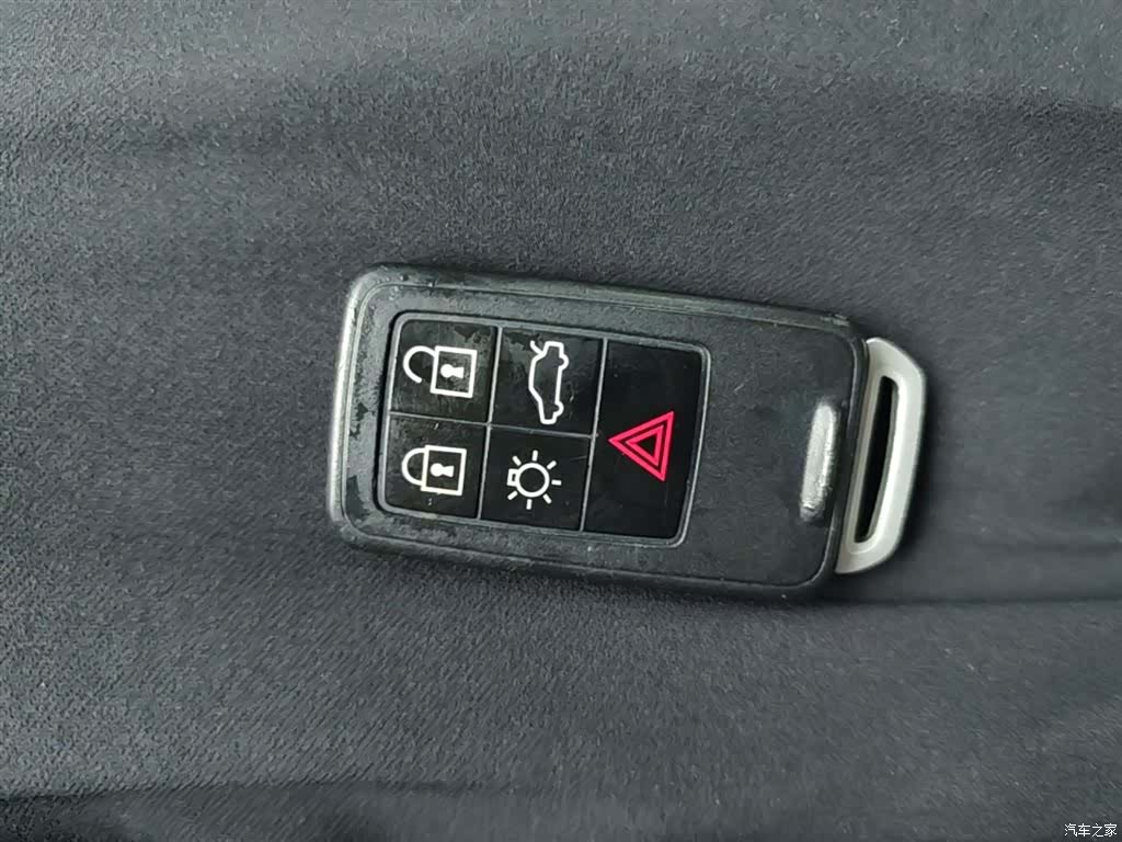 Volvo V40, 2019 9