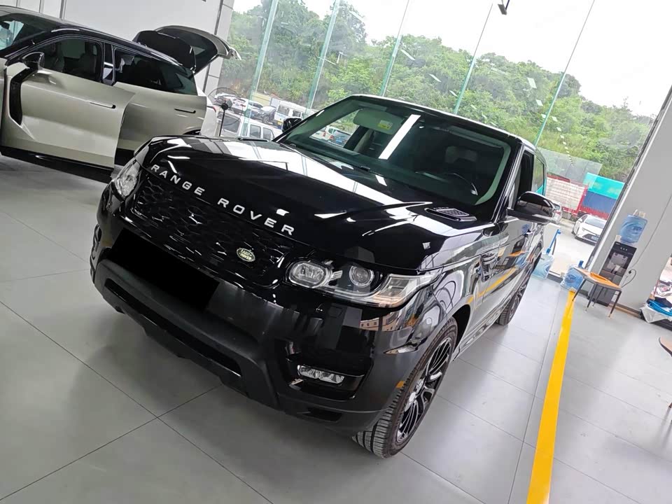 Land Rover Range Rover Sport Land Rover Range Rover Sport
