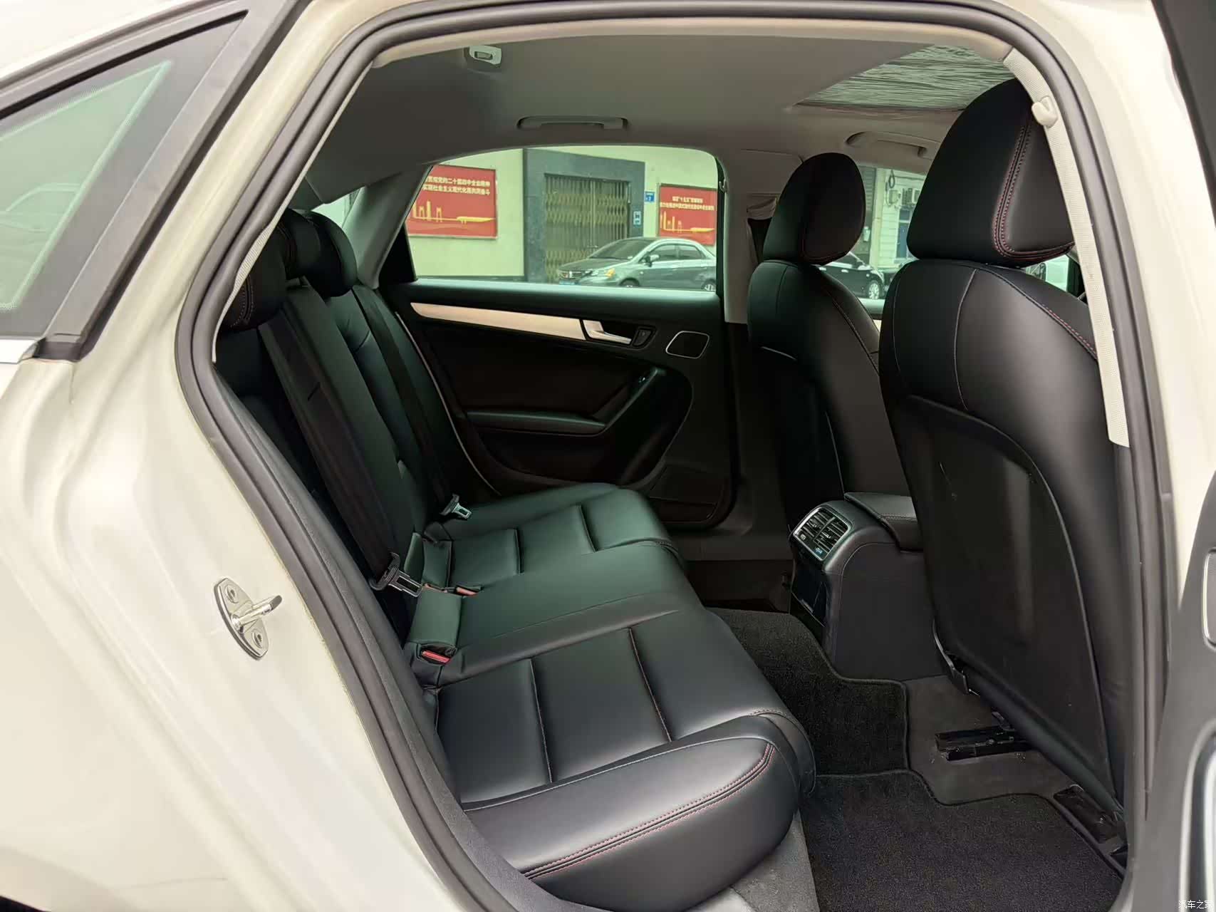 Audi A4L, 2014 11