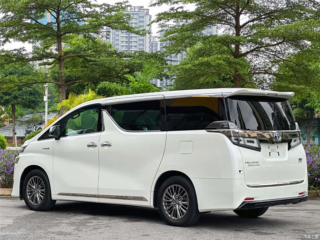 Toyota Vellfire, 2019 все фото