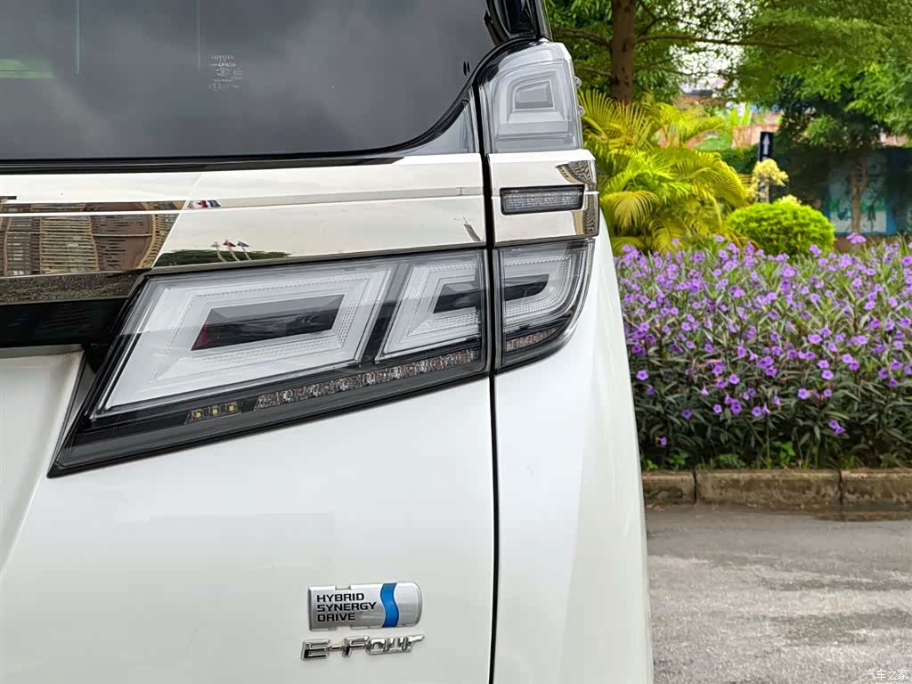 Toyota Vellfire, 2019 32