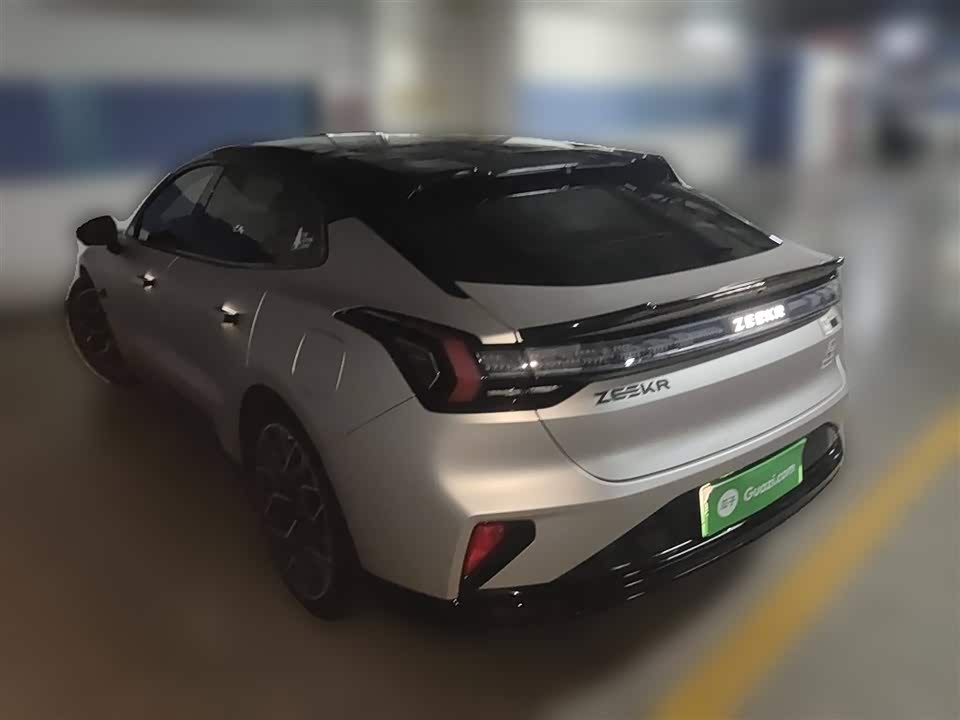 Zeekr 001