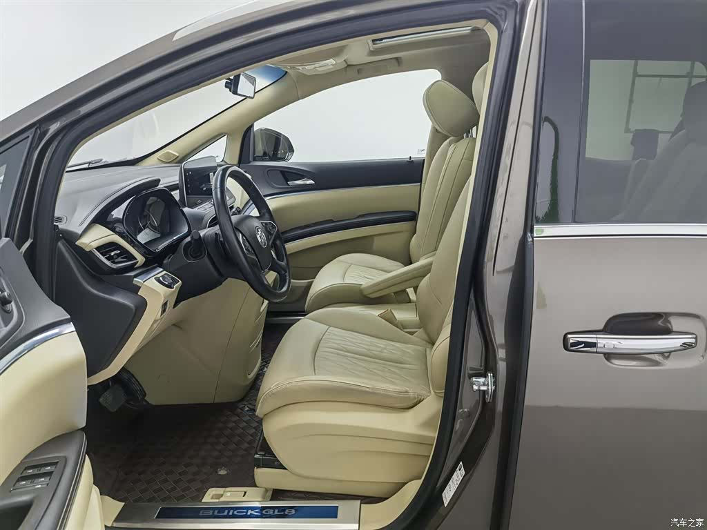 Buick GL8, 2023 10