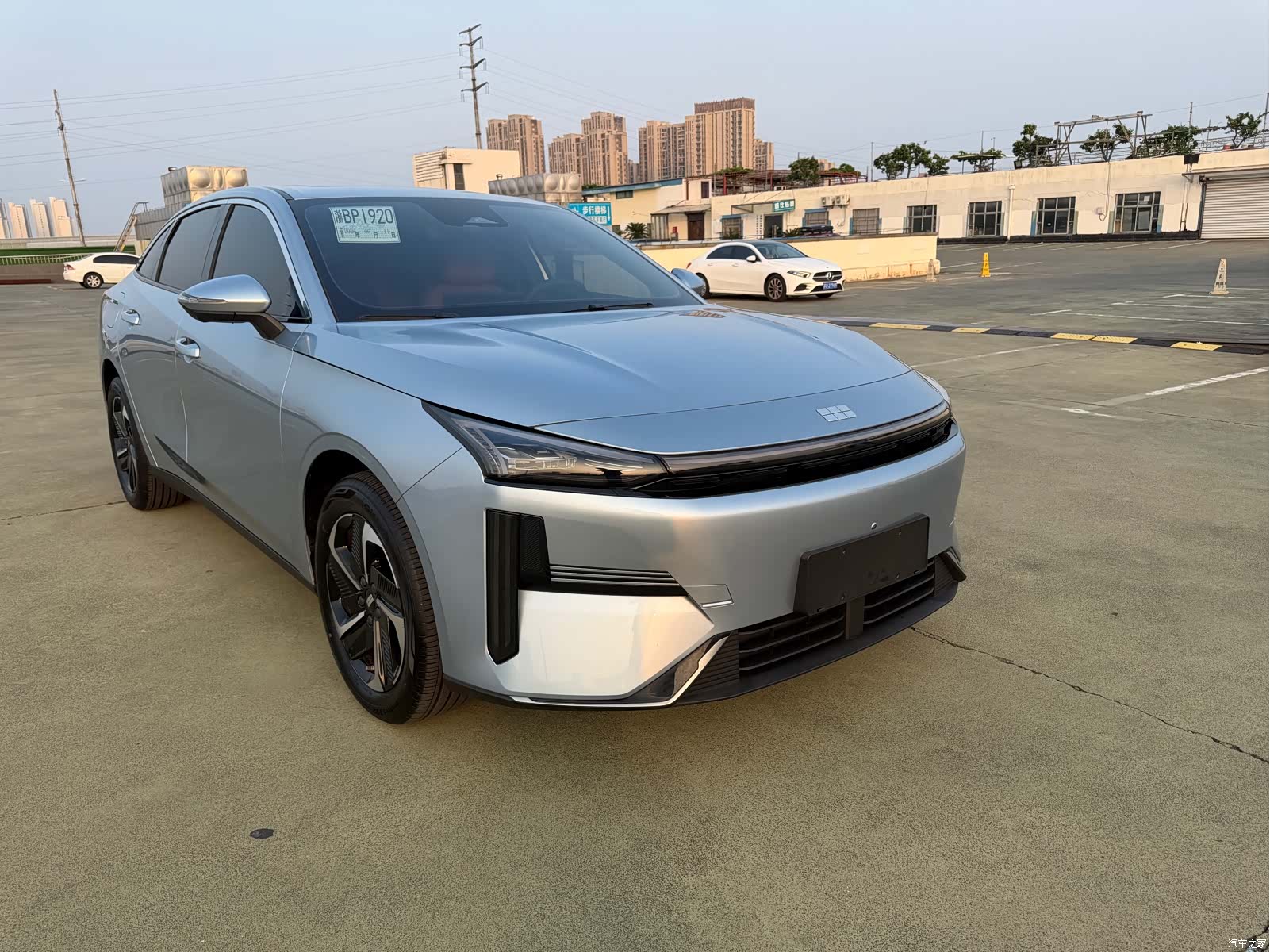 Geely Galaxy L6, 2025 3