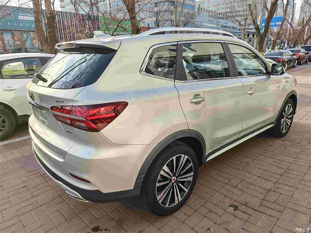 Roewe RX5, 2021 4