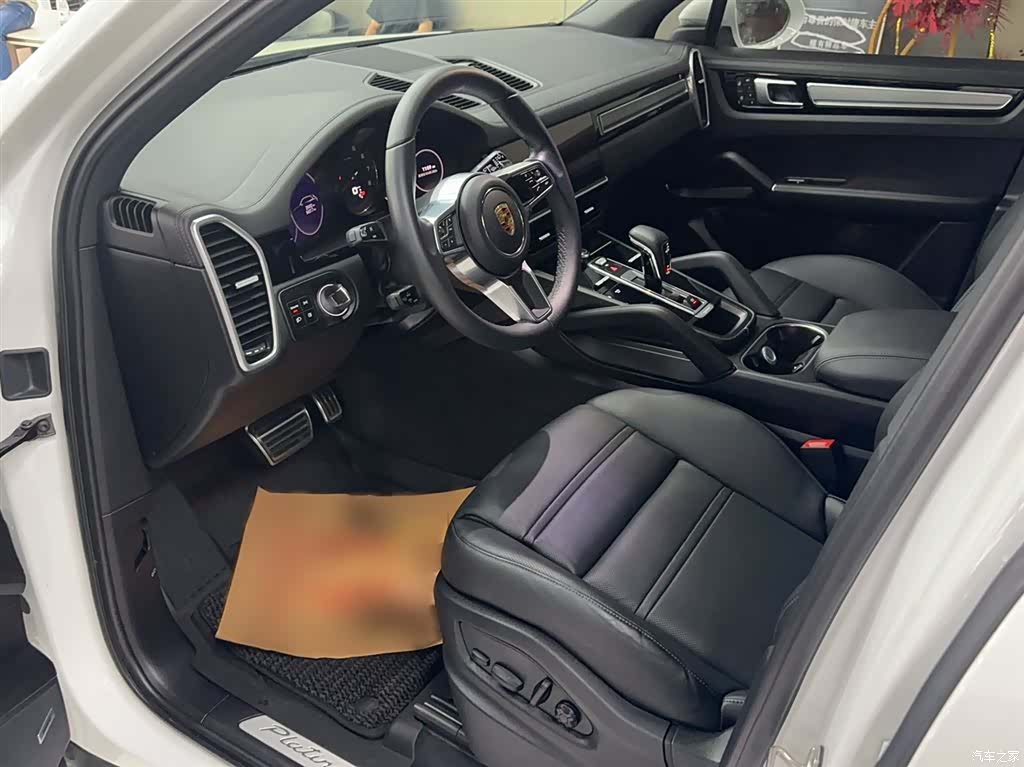 Porsche Cayenne, 2023 10