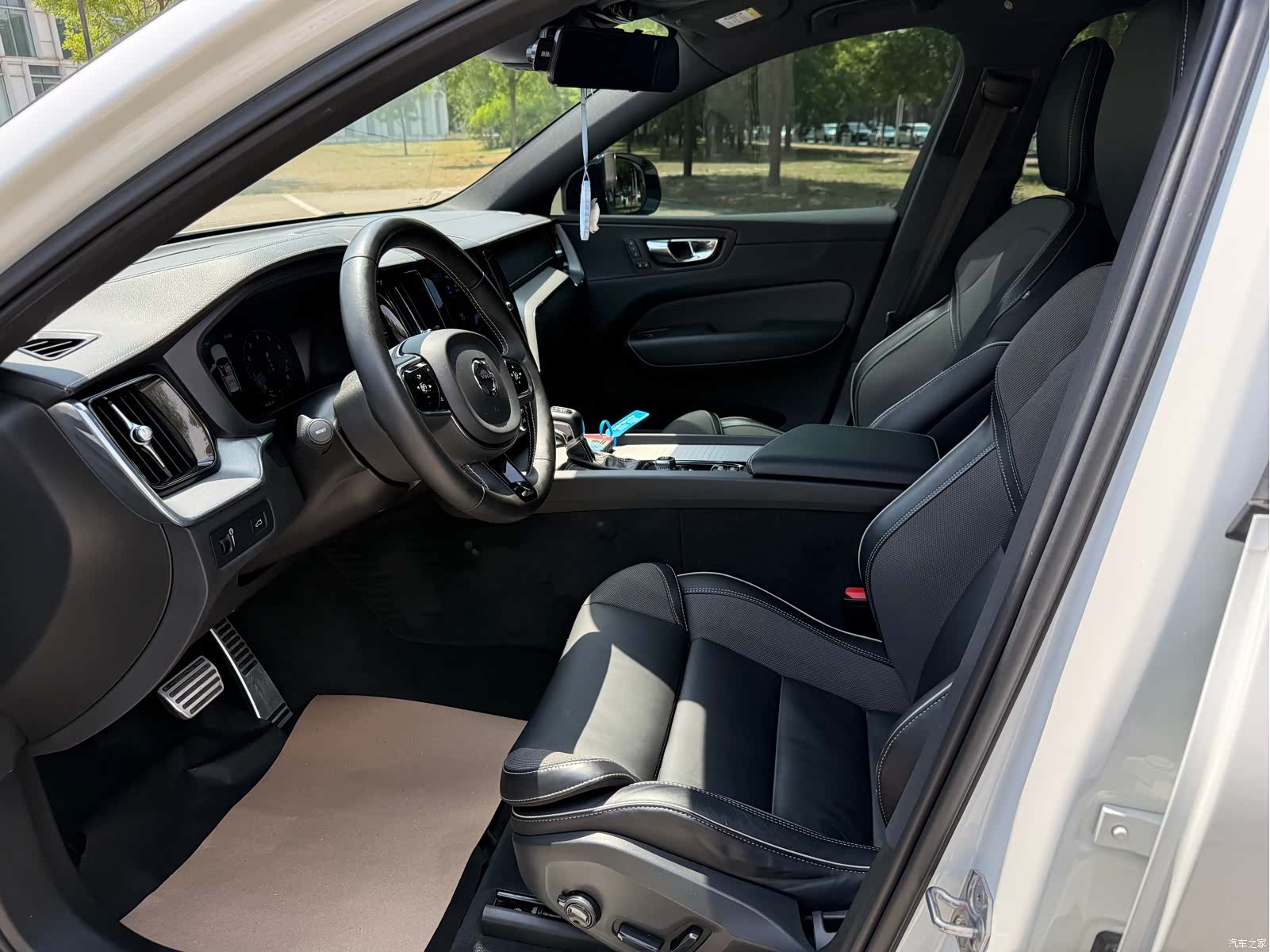 Volvo XC60, 2020 4