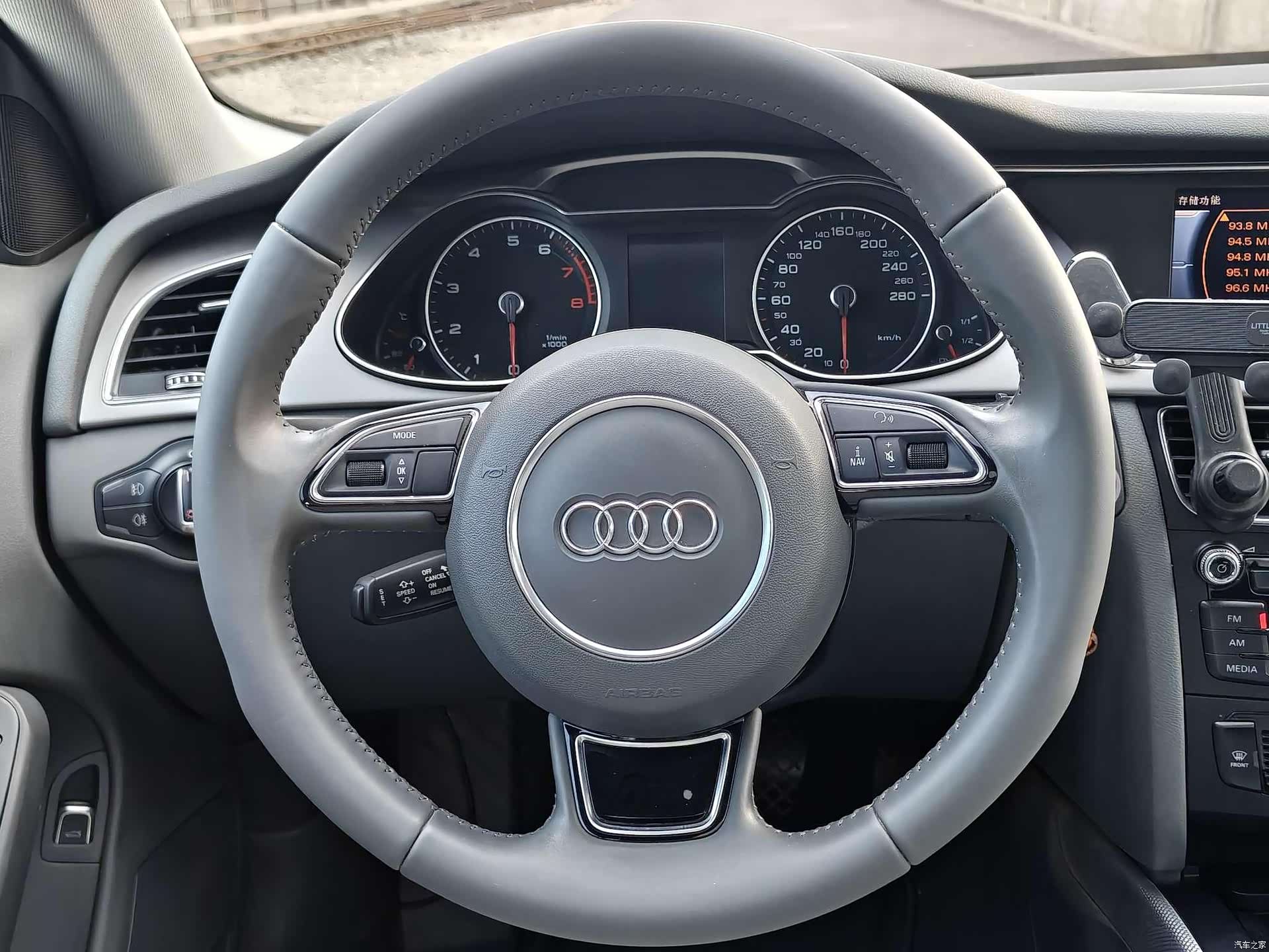 Audi A4L, 2012 6
