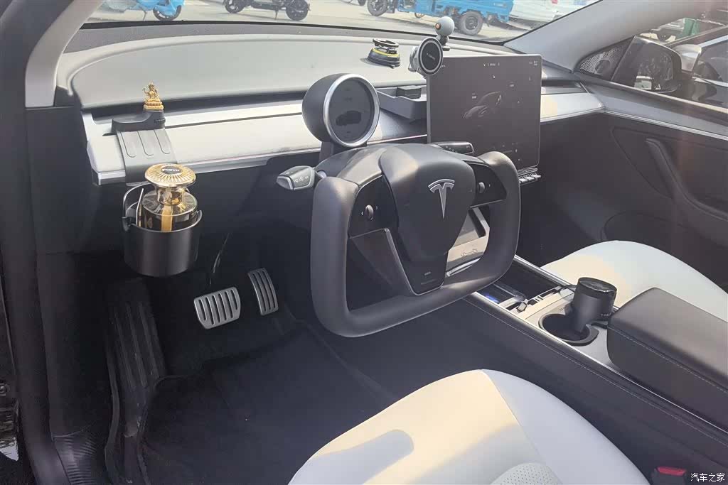 Tesla Model Y, 2024 12