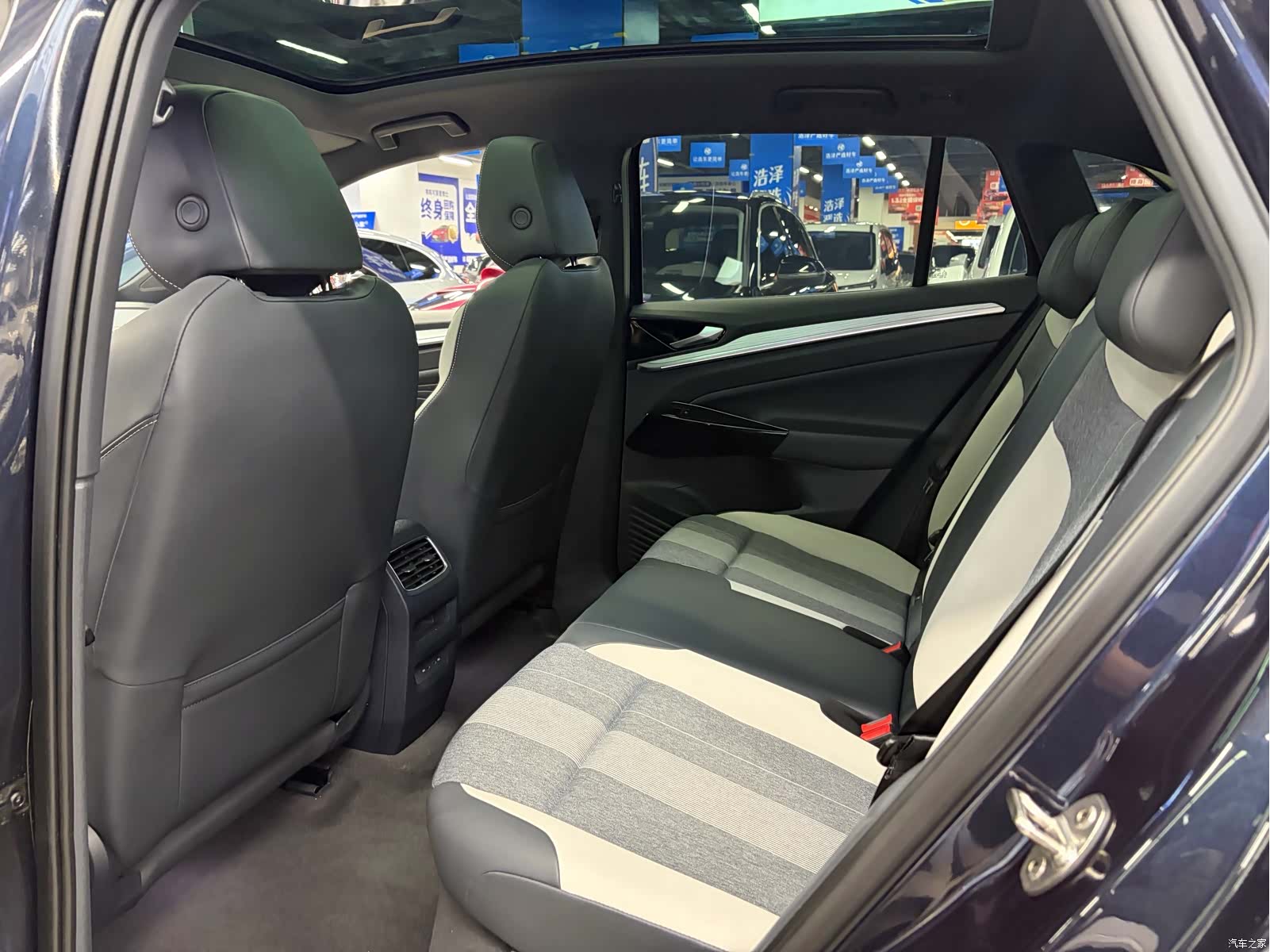 Volkswagen ID.4, 2023 все фото