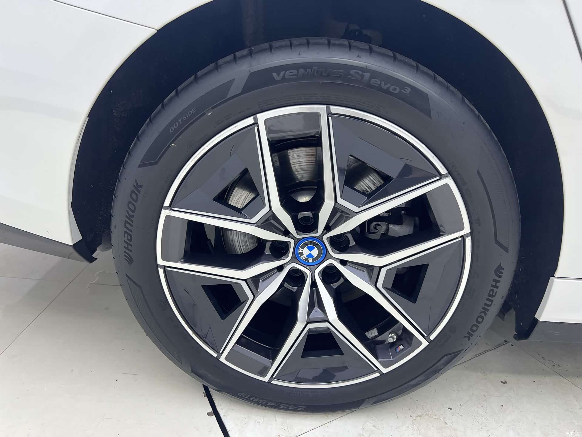 BMW i5, 2024 18