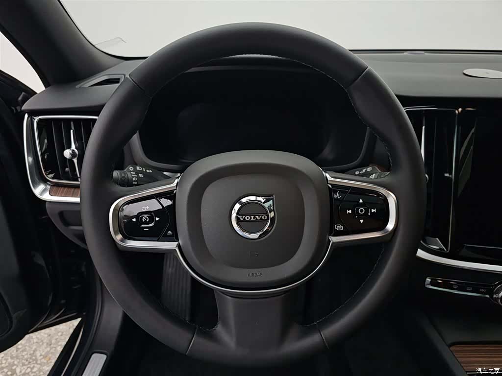 Volvo V60, 2024 11