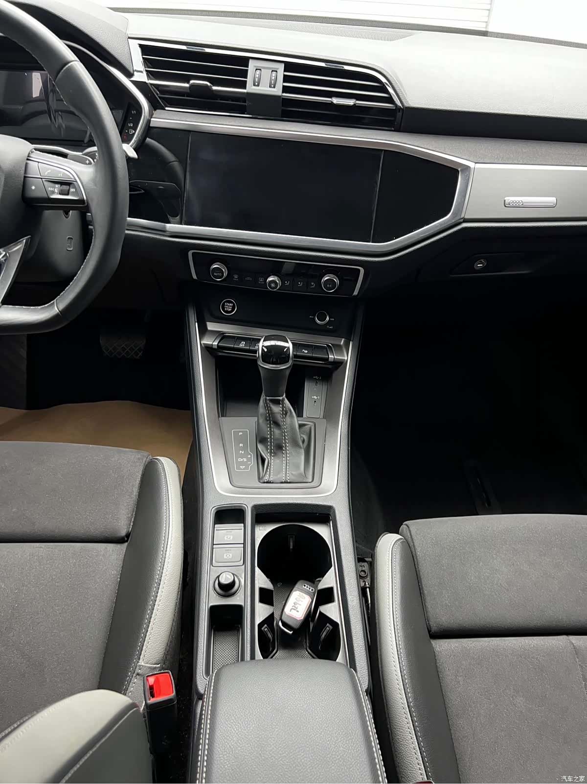 Audi Q3, 2022 11