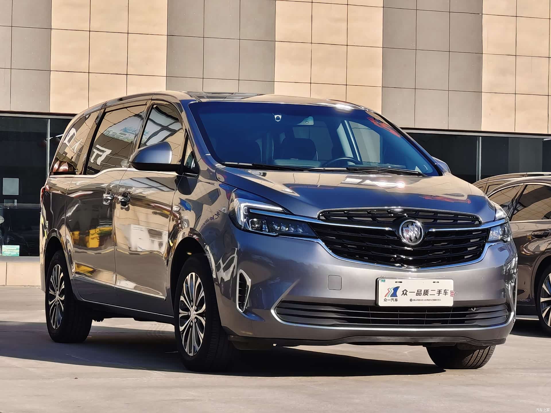 Buick GL8, 2020 3