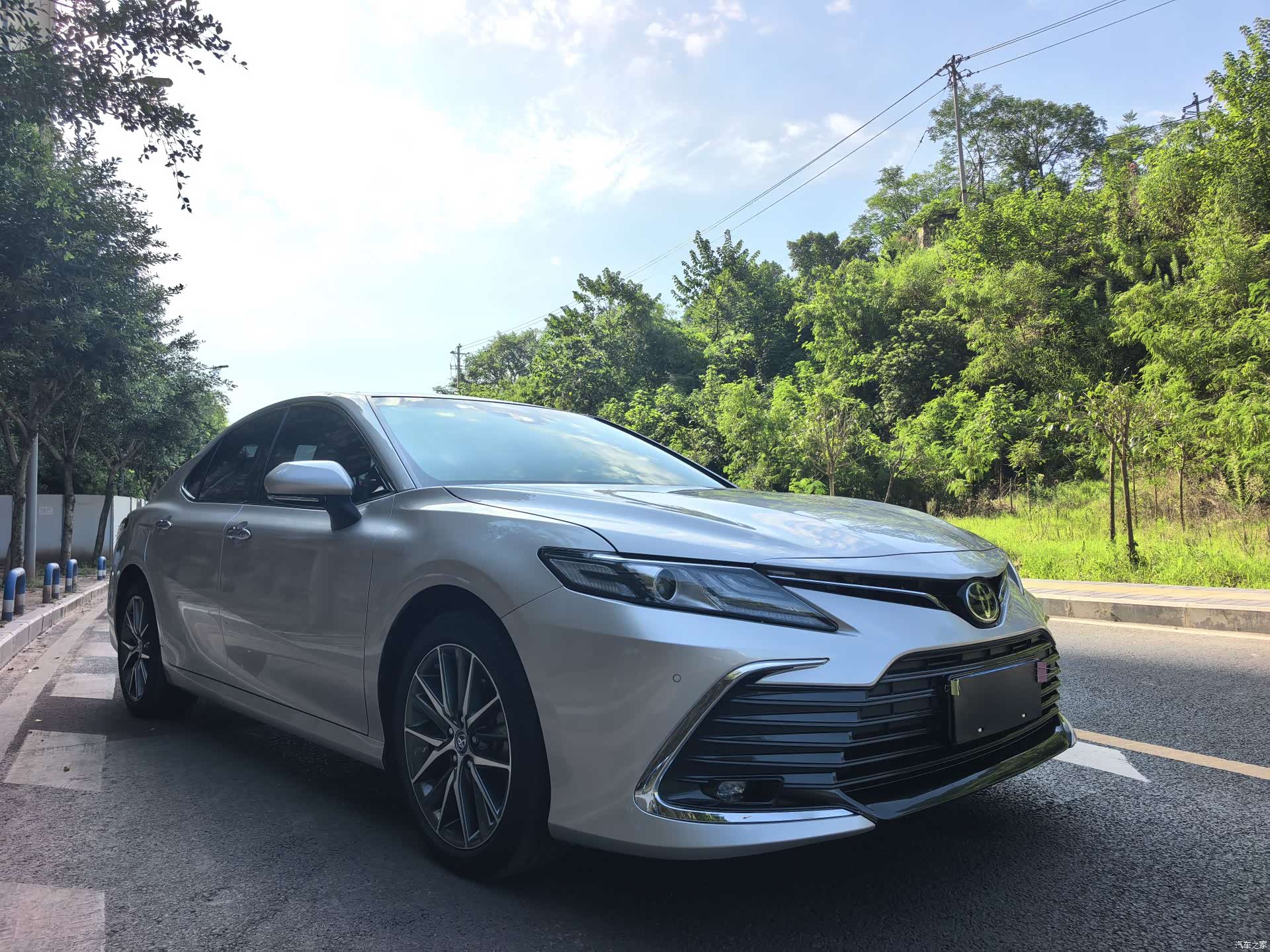 Toyota Camry, 2023 3