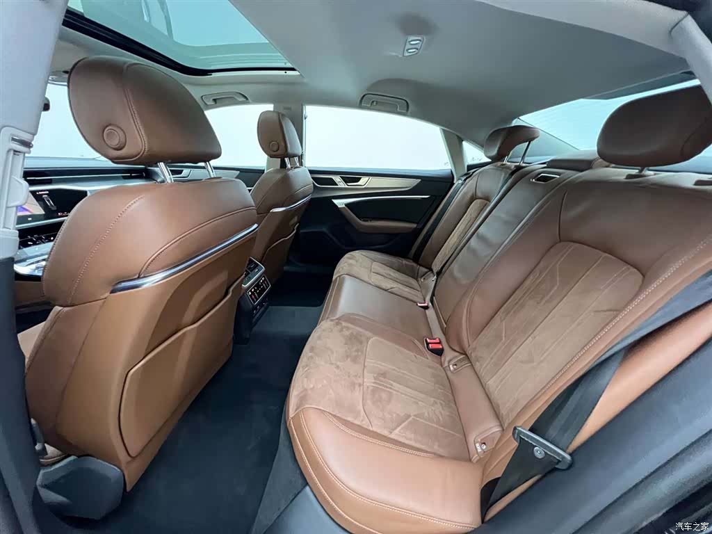 Audi A7L, 2024 18