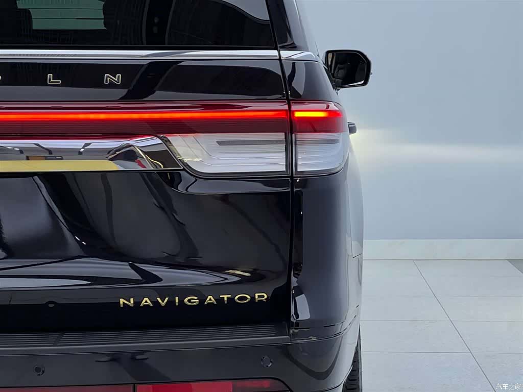 Lincoln Navigator, 2023 12
