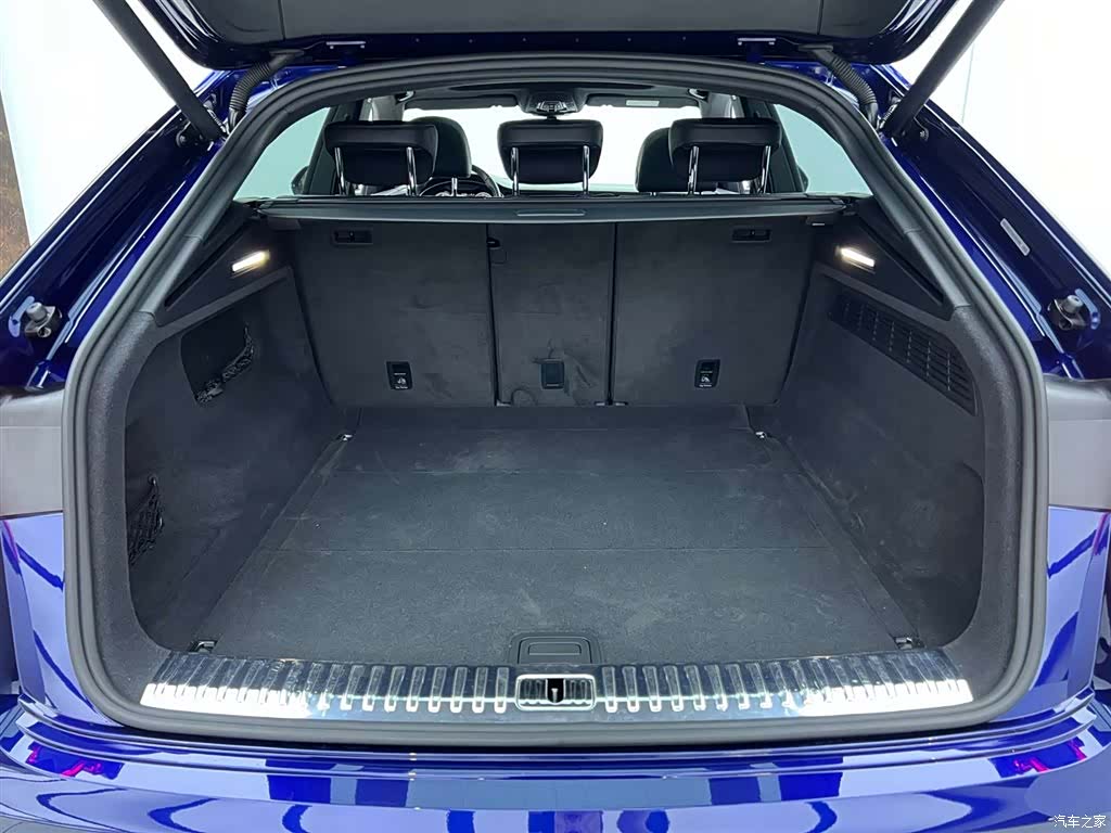 Audi Q8, 2020 10