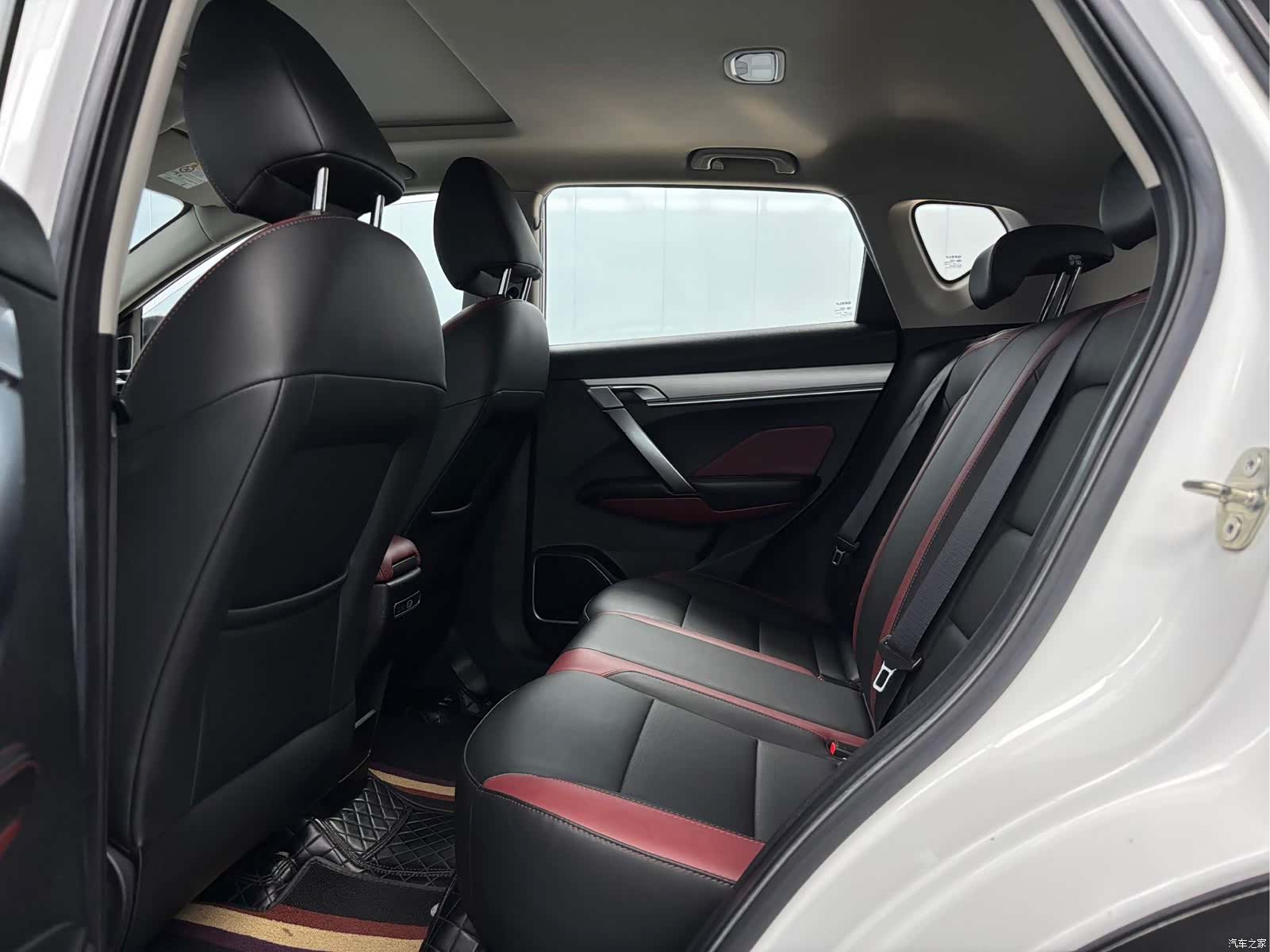 Geely Coolray, 2022 все фото