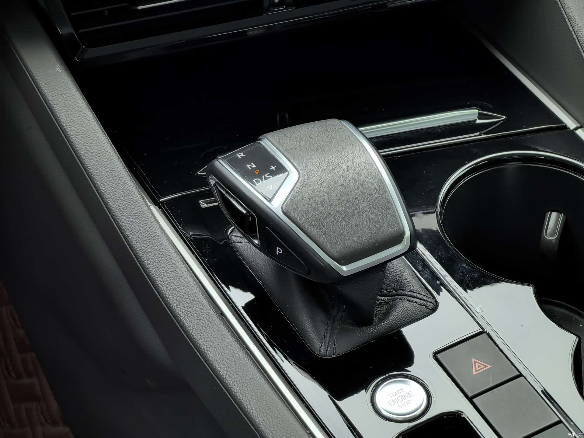 Volkswagen Touareg, 2020 13