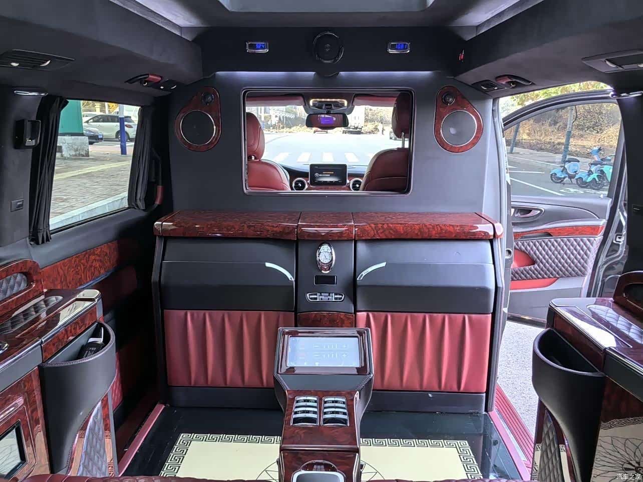 Mercedes-Benz V-Class, 2019 6