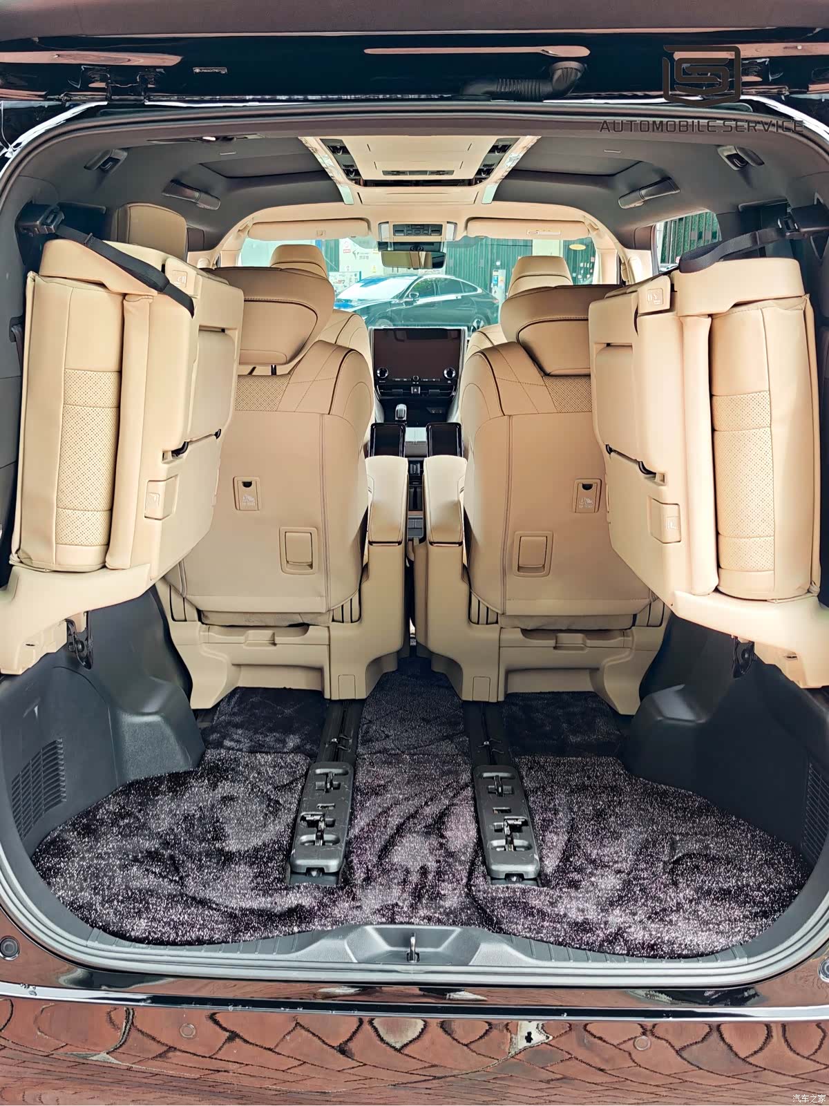 Toyota Alphard, 2024 6