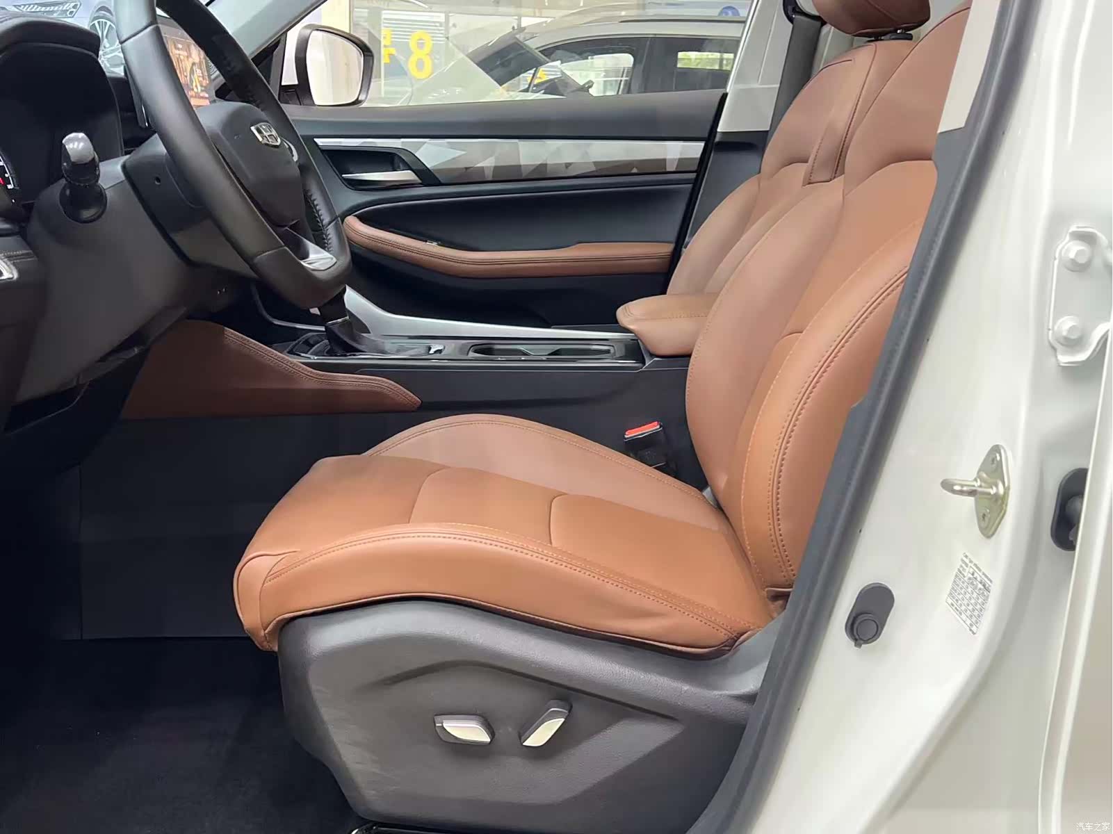 Geely X6, 2023 14