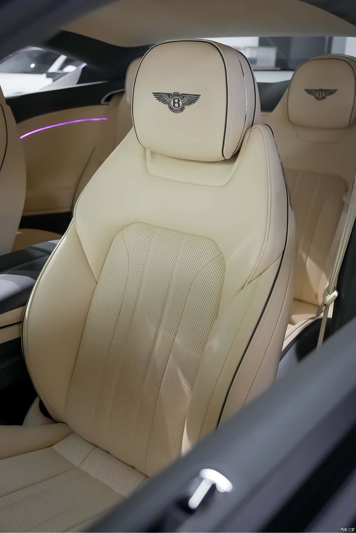 Bentley Continental GT, 2021 10