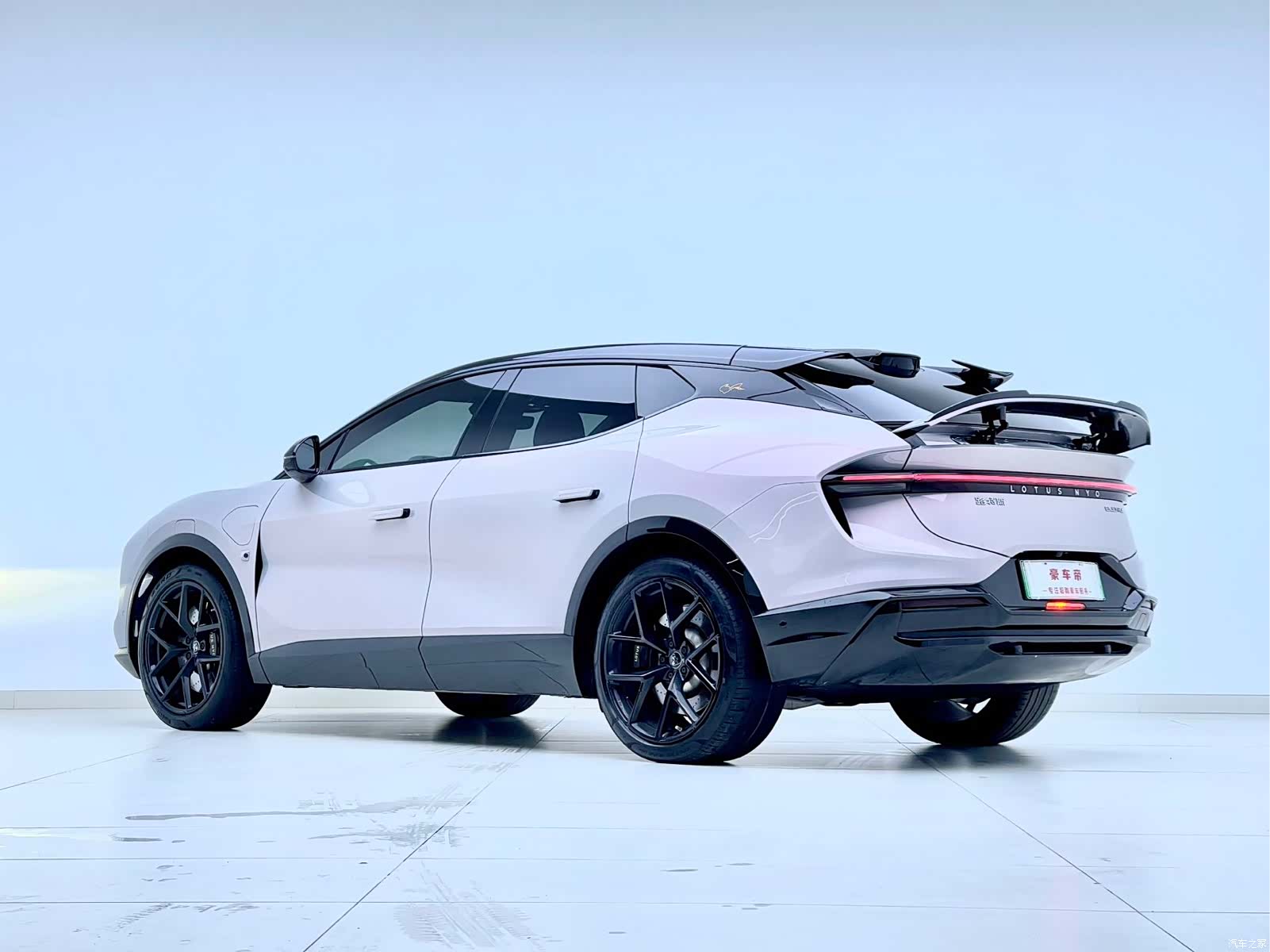 Lotus ELETRE, 2023 3