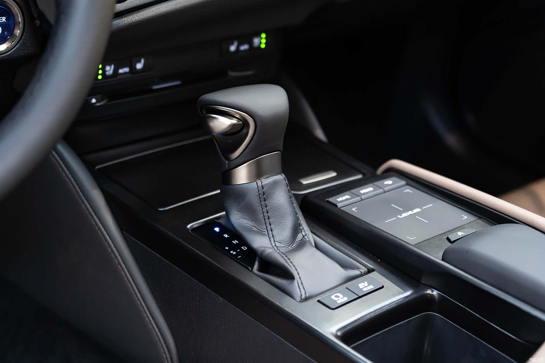 Lexus ES, 2022 15