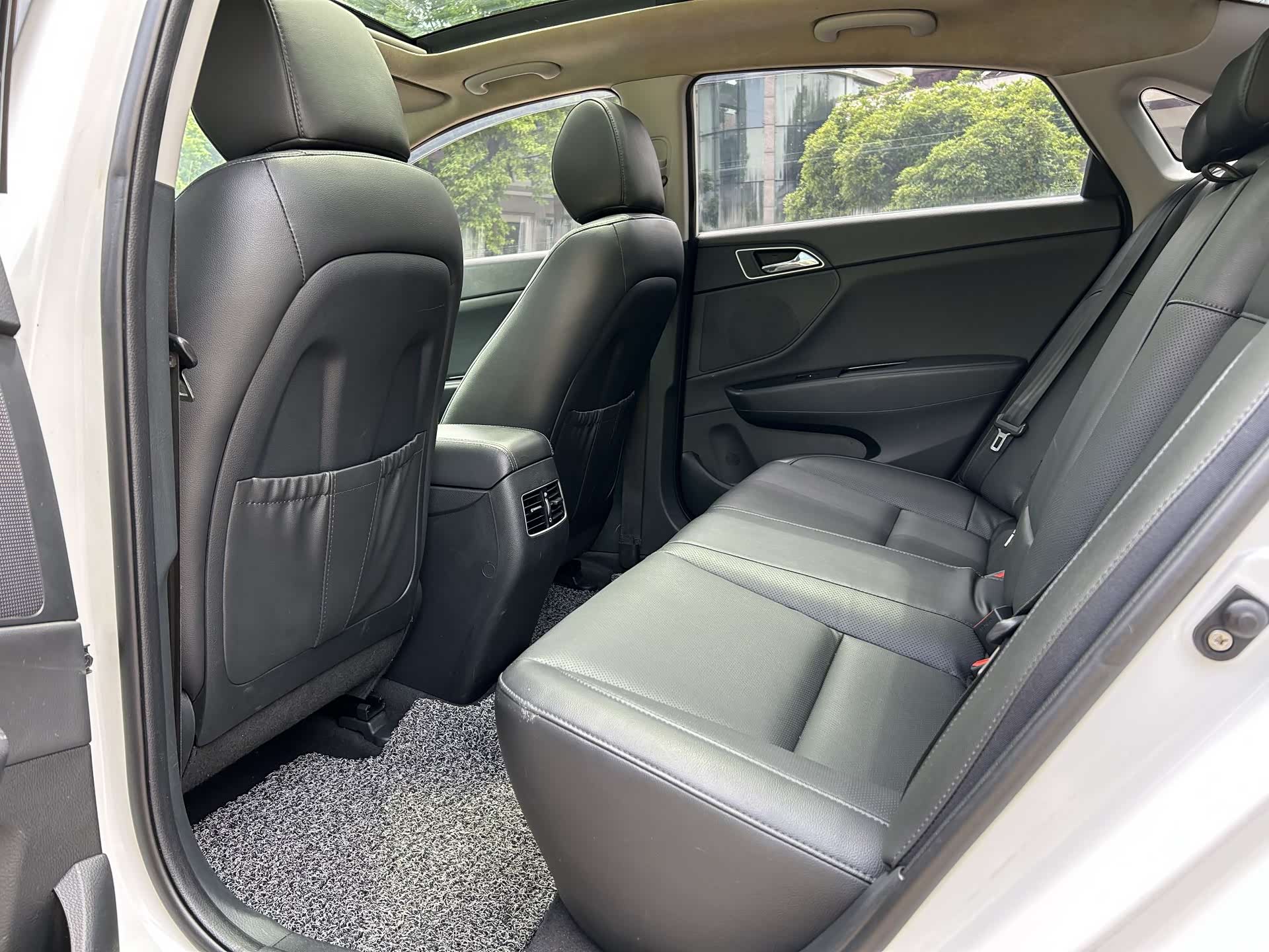 Hyundai GLS, 2014 10