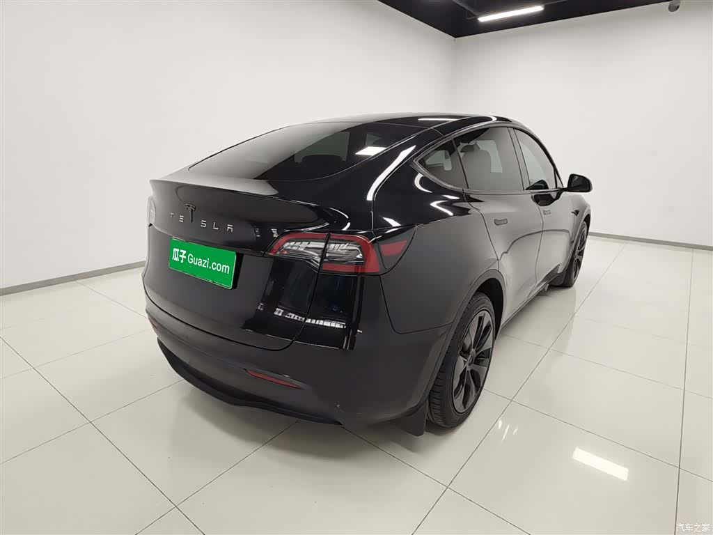 Tesla Model Y, 2022 все фото