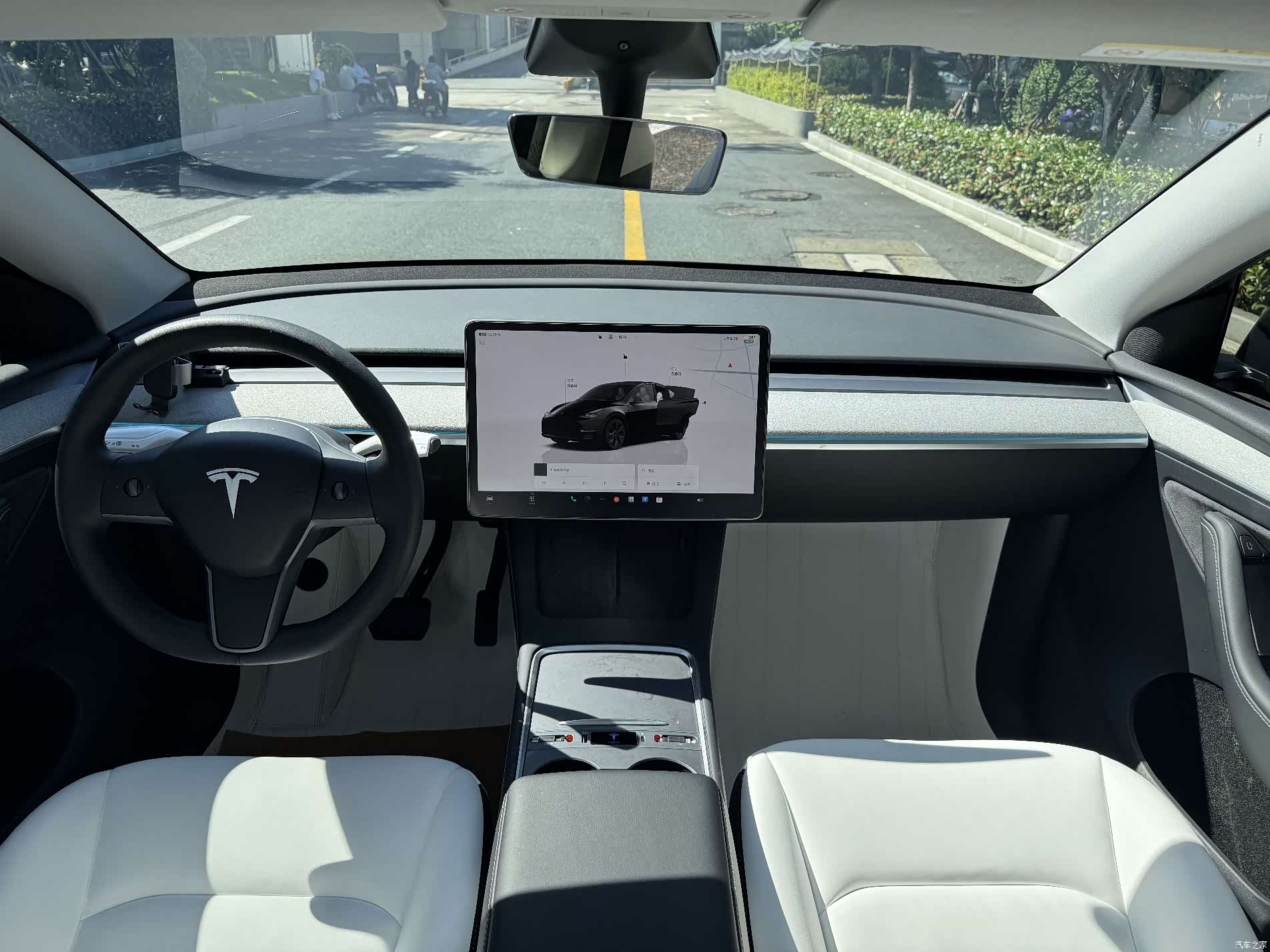 Tesla Model Y, 2024 10