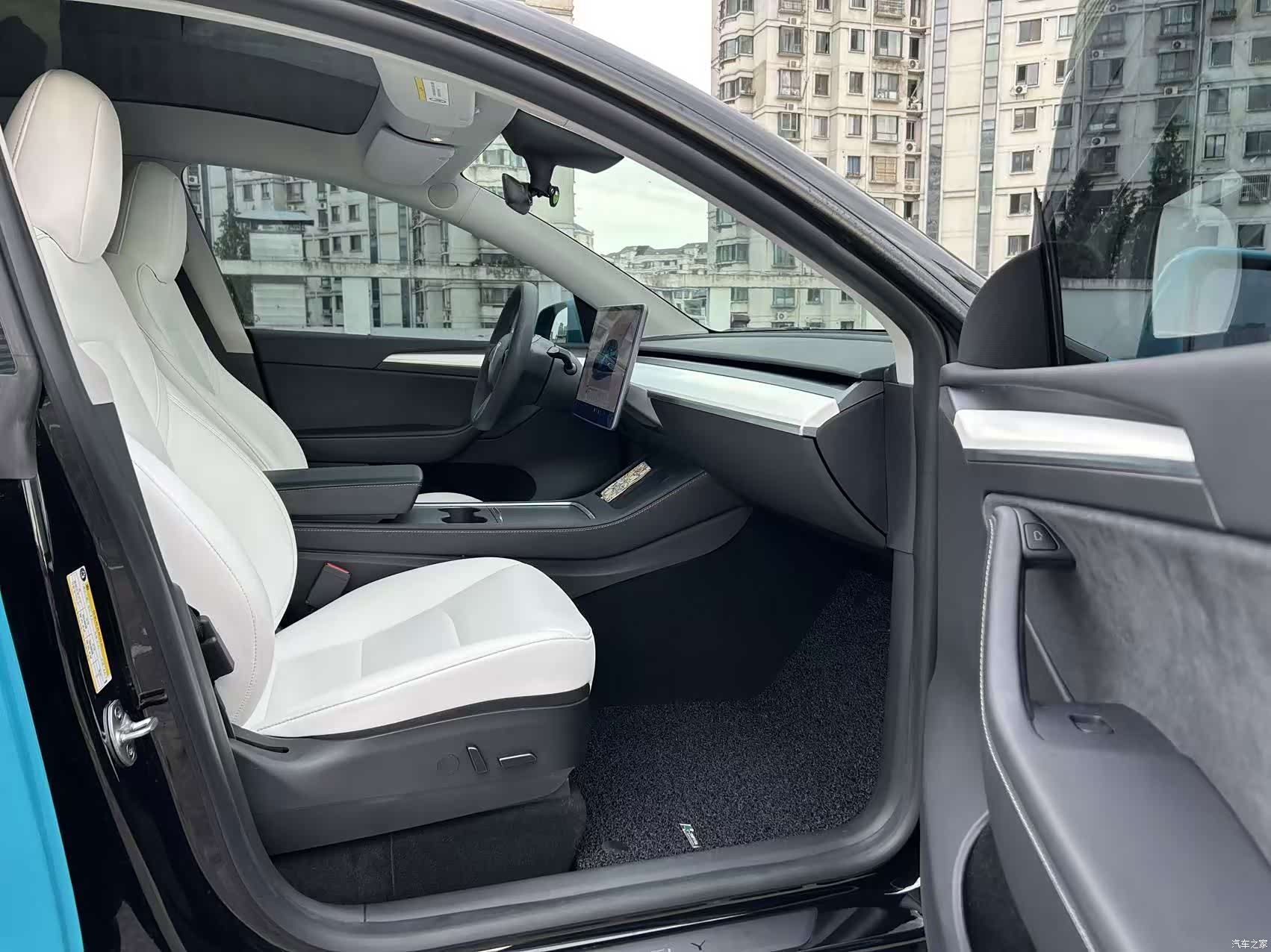 Tesla Model Y, 2022 17