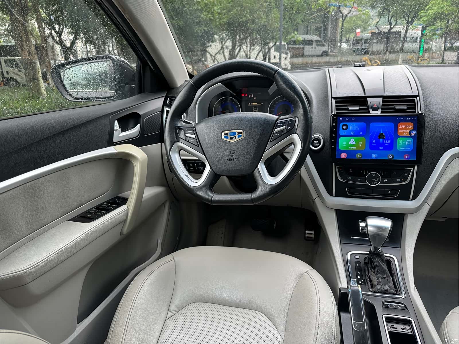 Geely Emgrand, 2015 12