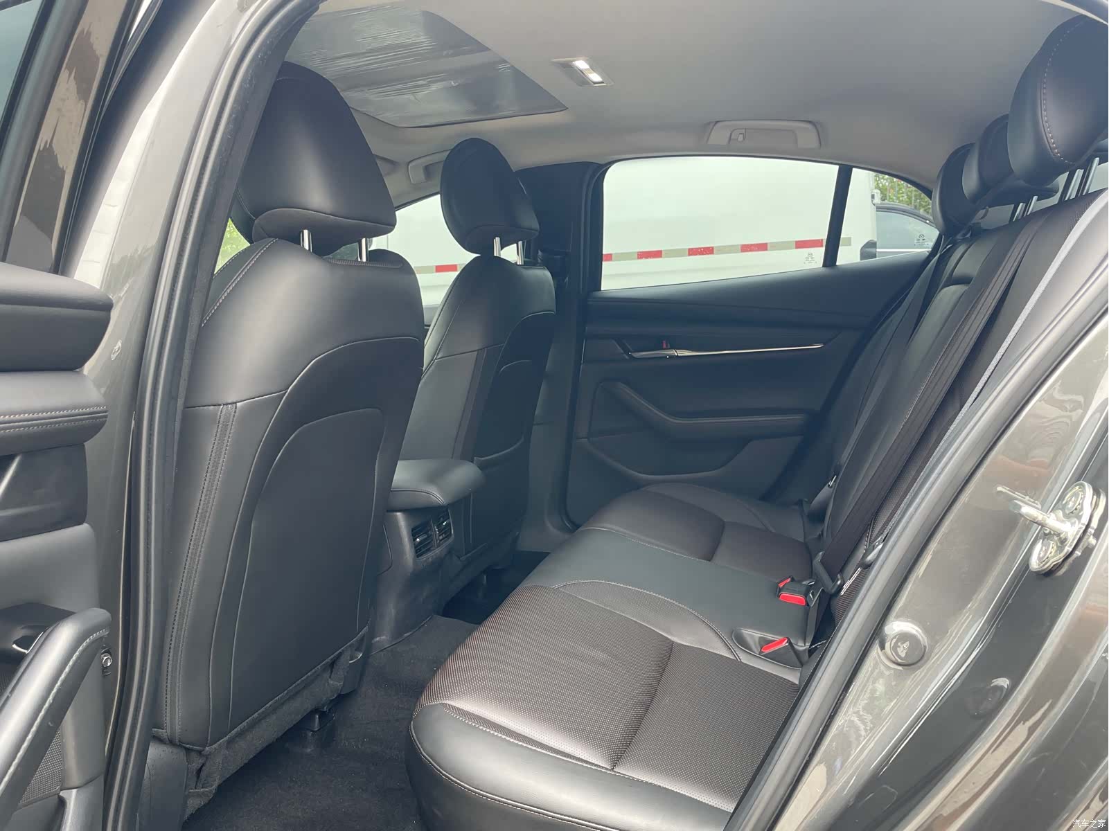 Mazda Mazda3, 2023 все фото