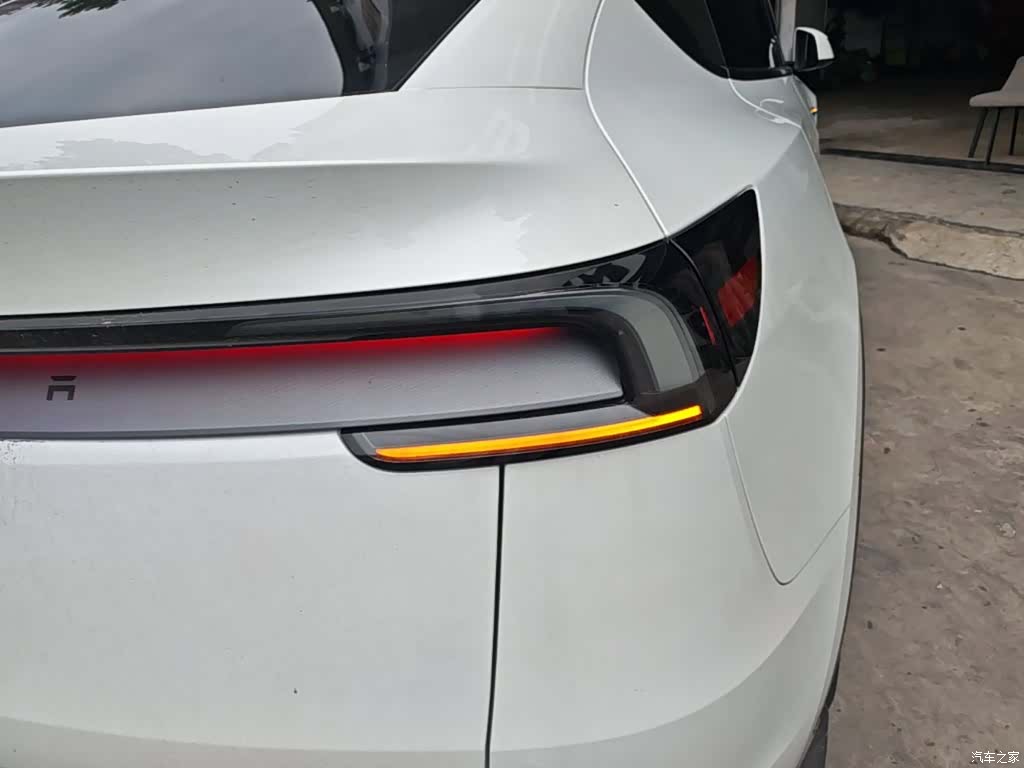 Tesla Model Y, 2025 24