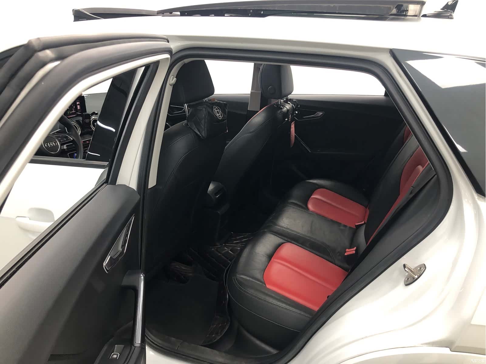 Audi Q2L, 2021 8