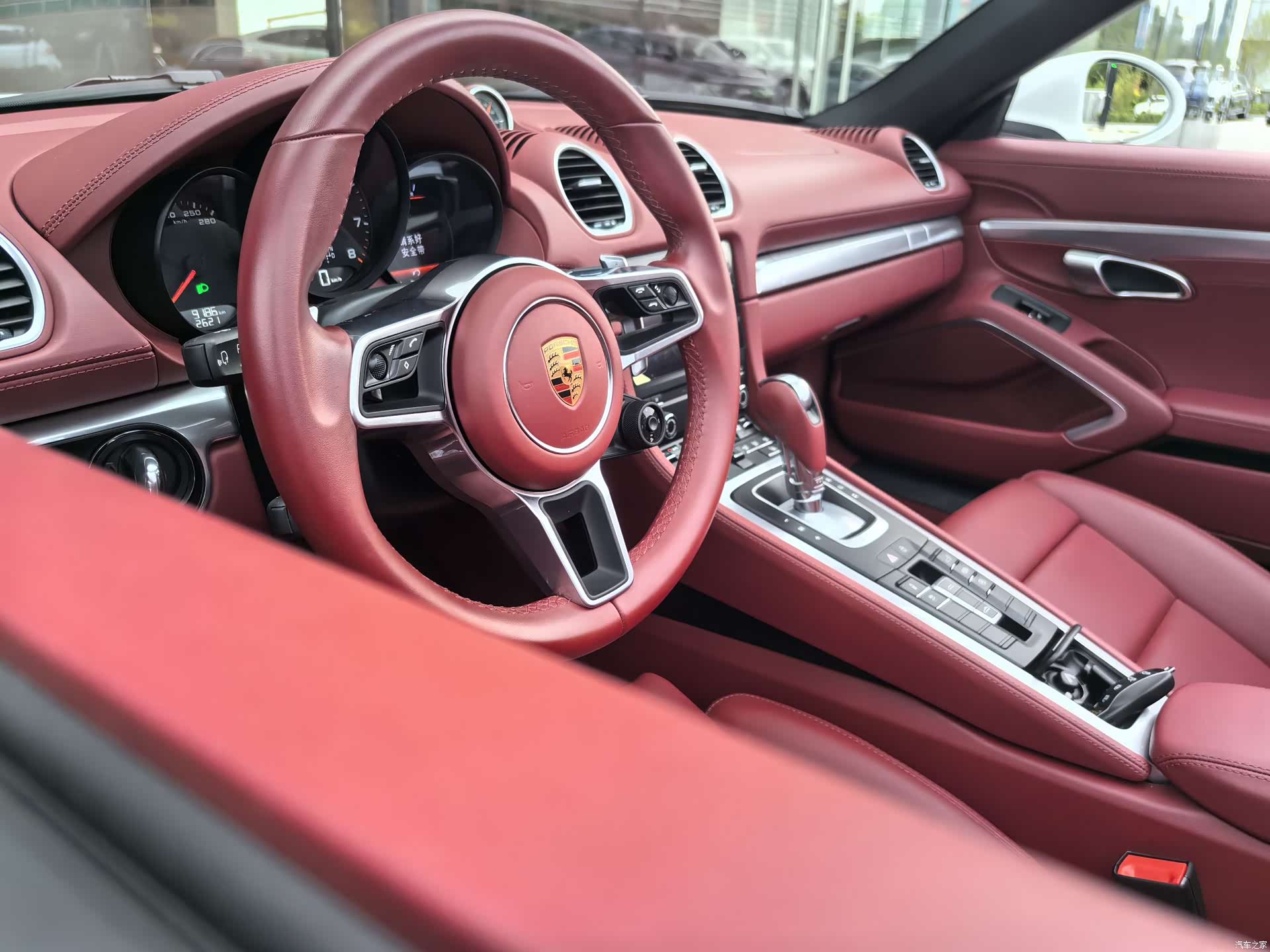 Porsche Boxster, 2026 4