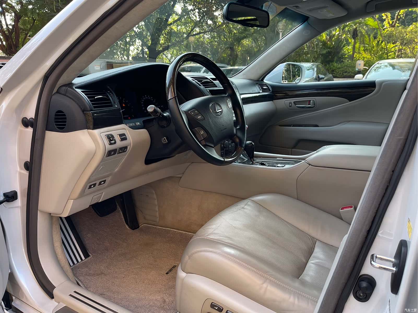 Lexus LS, 2007 4